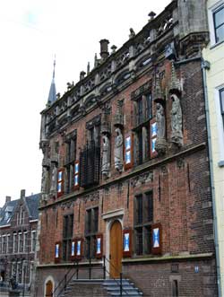 Het (voormalige) Raadhuis van Kampen waar in de achttiende eeuw het stadsbestuur zetelde