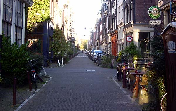 De Nieuwe Leliestraat in de Amsterdamse Jordaan. Hier woonden Aegidius en Trijntje. We weten helaas niet precies waar hun huis was.